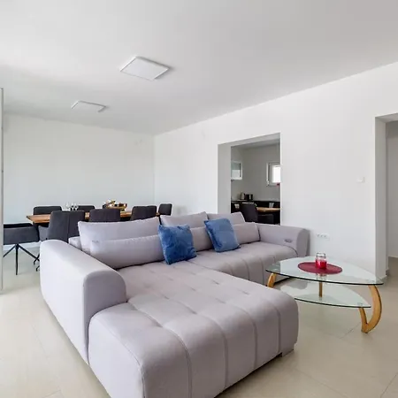 Kotari In Zemunik Gornji - Haus Fuer 10-12 Personen Gornji Zemunik