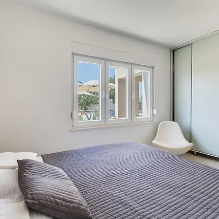 Kotari In Zemunik Gornji - Haus Fuer 10-12 Personen